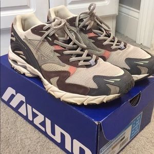 Mizuno x Wood Wood wave rider 10